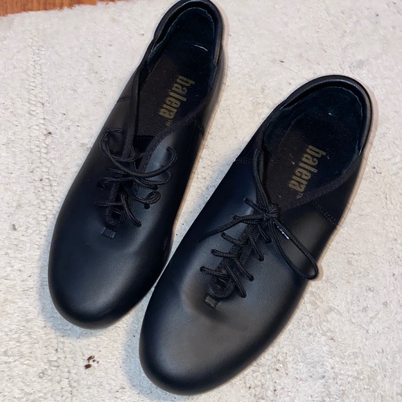 Gently used women’s tap shoes size 8.5 - Picture 2 of 2